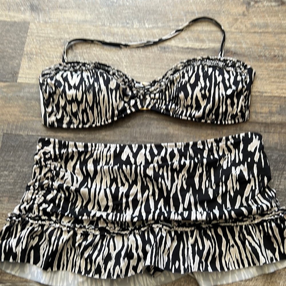 Kenneth Cole two piece bathing suit size medium